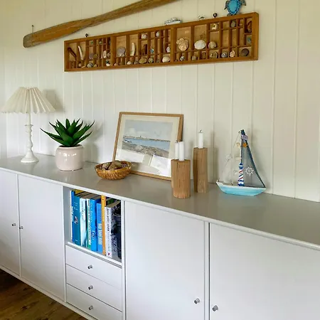 Vakantiehuis With Water View By Protected Coastline Roslev